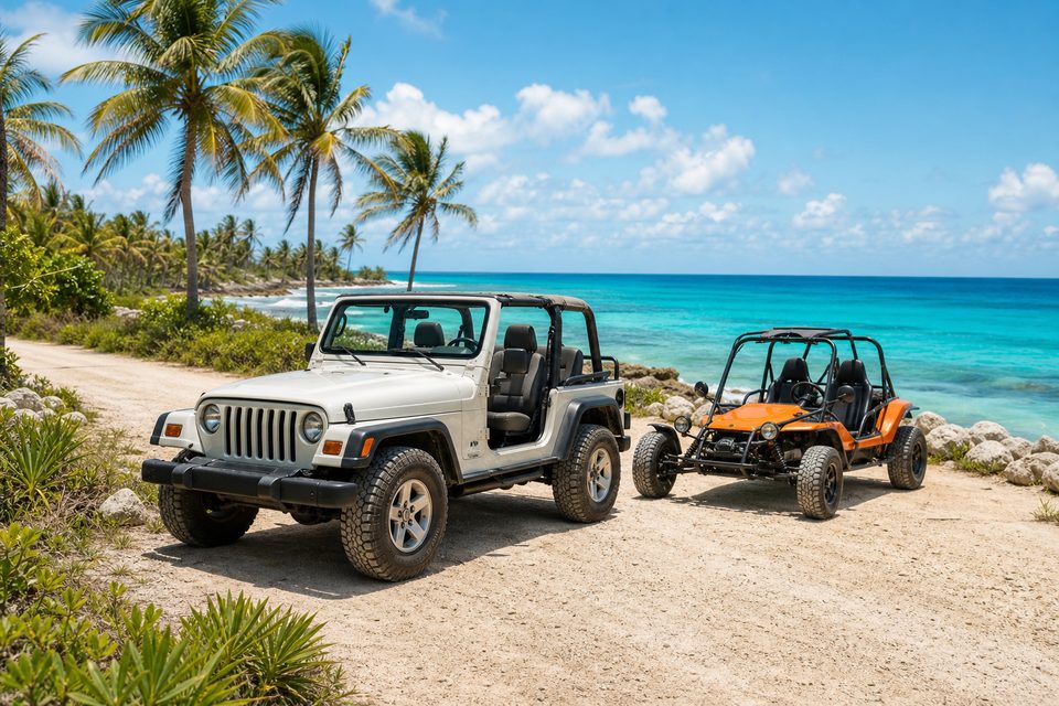 Jeep y buggy en camino costero de Cozumel junto al mar Caribe